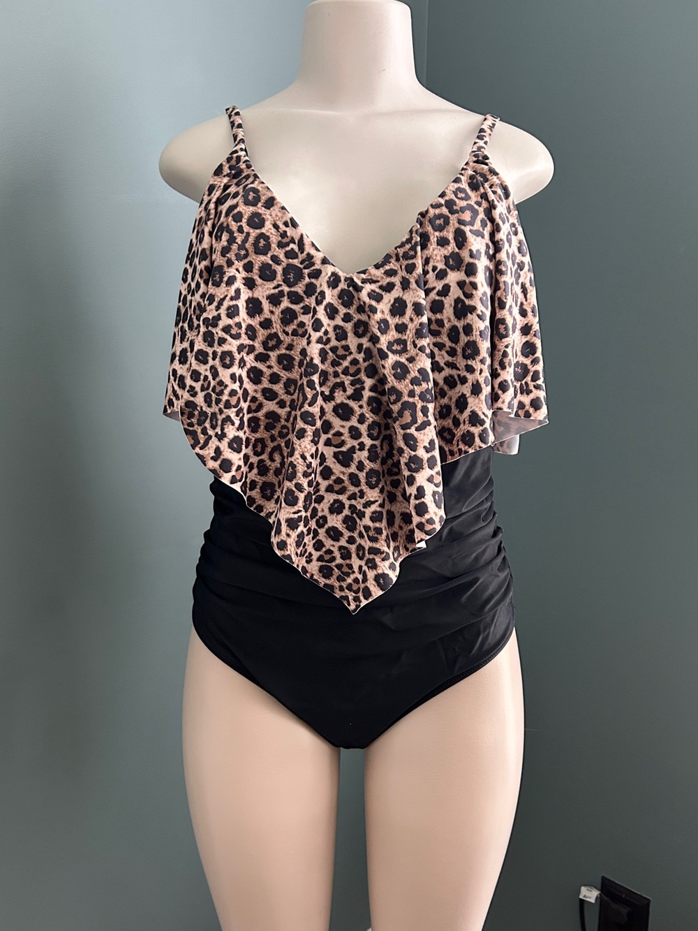 Leopard Print Ruffled One-Piece Top Overlay Body Ruching Size XL - Picture 2 of 8
